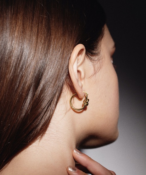 CENE（セネ）の「【CENE】セネ/ノットフープピアス（ピアス（両耳用）・レディース・シルバー/ゴールド・FREE）」の10枚目の写真