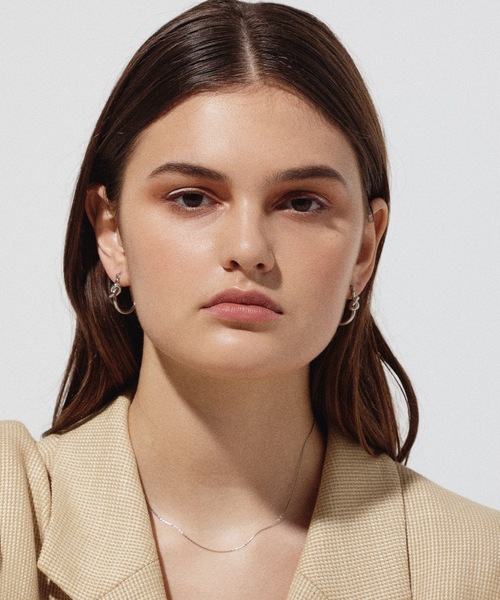 CENE（セネ）の「【CENE】セネ/ノットフープピアス（ピアス（両耳用）・レディース・シルバー/ゴールド・FREE）」の6枚目の写真