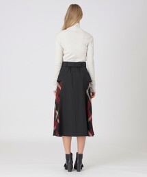 美品　クレストブリッジBlue Lab:EZUMiマットストレッチタフタスカート BLUE LABEL CRESTBRIDGE（ブルーレーベルクレストブリッジ）の