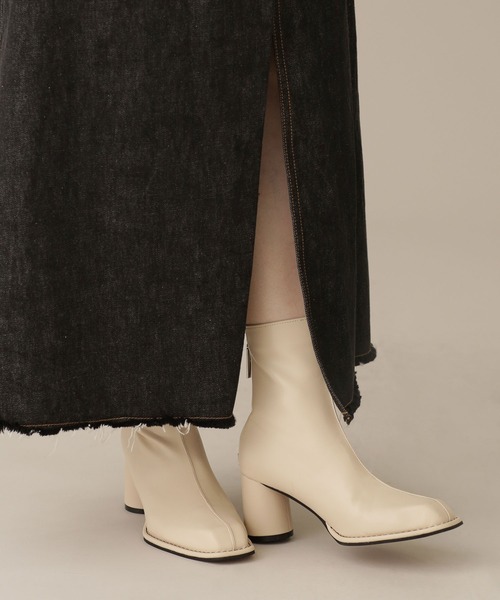 NANO universe（ナノユニバース）の「LB.03/スクエアショートブーツ（ブーツ・レディース・オフホワイト/ブラック/キャメル・36/38/37）」の2枚目の写真