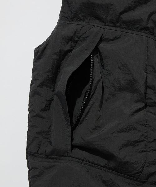 green label relaxing（グリーンレーベルリラクシング）の「【WEB限定】＜GLR or＞パテッド オーバー ベスト -ユニセックス-（ベスト・メンズ・ブラック/オリーブ・S/M/L）」の13枚目の写真