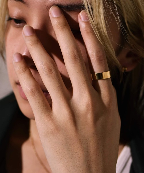 LHME(エルエイチエムイー)の「LHME ワイドリング/サージカルステンレス316L(金属アレルギー対応)(リング・レディース・シルバー/ゴールド・9号/11号/13号/15号)」の5枚目の写真