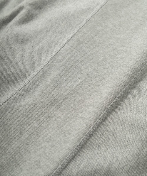 Champion(チャンピオン)の「【Champion/チャンピオン】REVERSE WEAVE カレッジロゴプリント ロングスリーブ Tシャツ/長袖Tシャツ(Tシャツ/カットソー・メンズ・ブラック/グレー/オートミール・M/L/XL)」の8枚目の写真