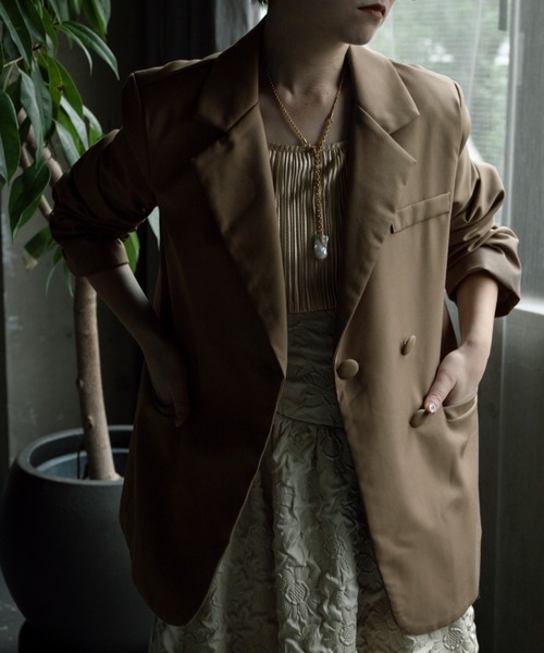 Ezick(エジック)の「バックポケットテーラードジャケット(テーラードジャケット・レディース・ブラック/ダークベージュ・FREE)」の1枚目の写真