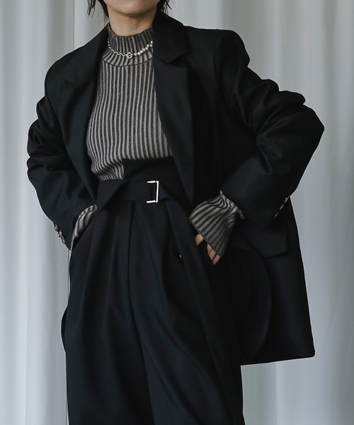 Ezick(エジック)の「バックポケットテーラードジャケット(テーラードジャケット・レディース・ブラック/ダークベージュ・FREE)」の2枚目の写真
