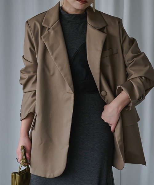 Ezick(エジック)の「バックポケットテーラードジャケット(テーラードジャケット・レディース・ブラック/ダークベージュ・FREE)」の7枚目の写真