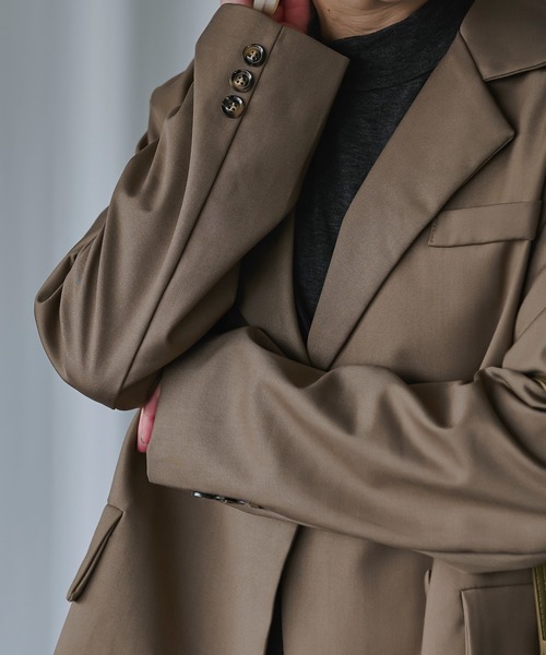 Ezick(エジック)の「バックポケットテーラードジャケット(テーラードジャケット・レディース・ブラック/ダークベージュ・FREE)」の9枚目の写真