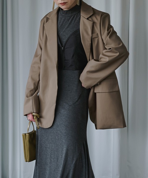 Ezick(エジック)の「バックポケットテーラードジャケット(テーラードジャケット・レディース・ブラック/ダークベージュ・FREE)」の8枚目の写真