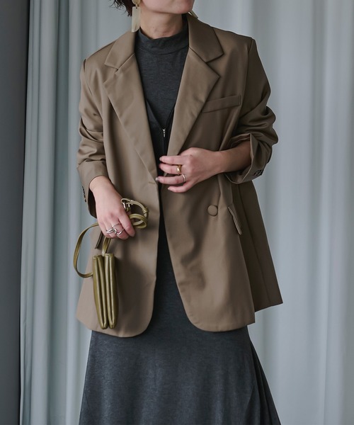 Ezick(エジック)の「バックポケットテーラードジャケット(テーラードジャケット・レディース・ブラック/ダークベージュ・FREE)」の19枚目の写真