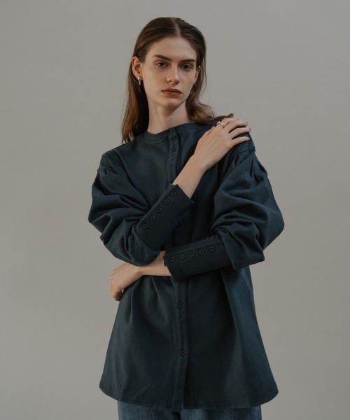WILLFULLY（ウィルフリー）の「shirt detail long cuffs cut and sew