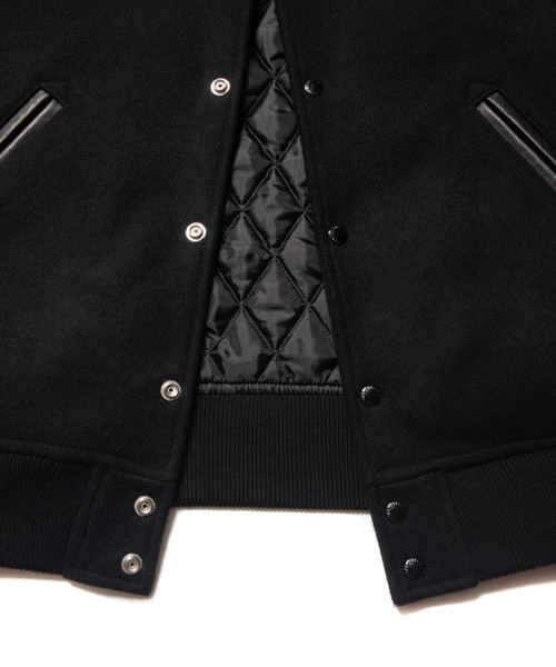 COOTIE PRODUCTIONS（クーティープロダクションズ）の「Wool Melton Error Fit Stadium Jacket（スタジャン・メンズ・ブラック/グレー・SMALL/MEDIUM/LARGE）」の6枚目の写真