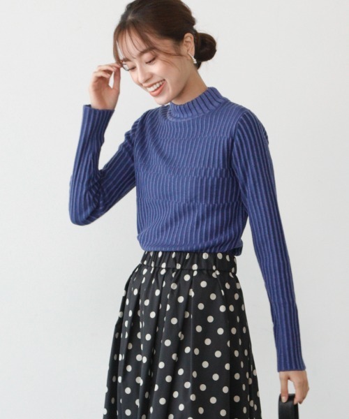 M.deux(エムドゥ)の「配色ランダムリブニット(ニット/セーター・レディース・ブルー/カーキ/テラコッタ・MEDIUM)」の1枚目の写真