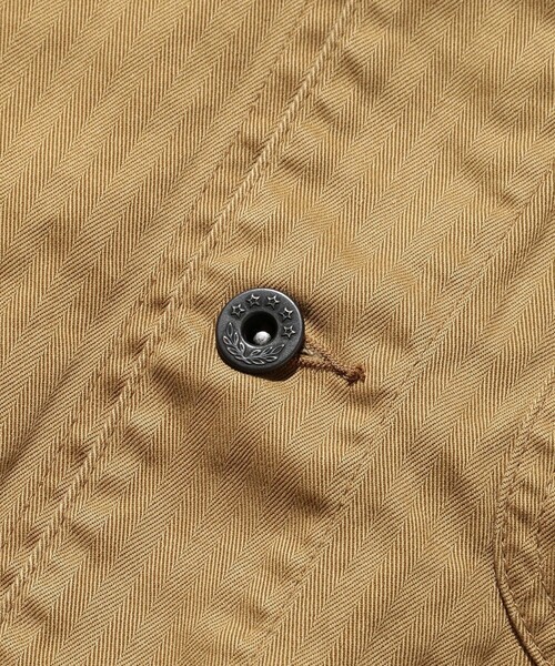 BEAMS PLUS(ビームスプラス)の「BEAMS PLUS / スーピマコットン ヘリンボーン ミリタリー チョア ジャケット(ミリタリージャケット・メンズ・オリーブ/カーキ/ブルー/インディゴブルー・M/L/S/X-LARGE)」の14枚目の写真