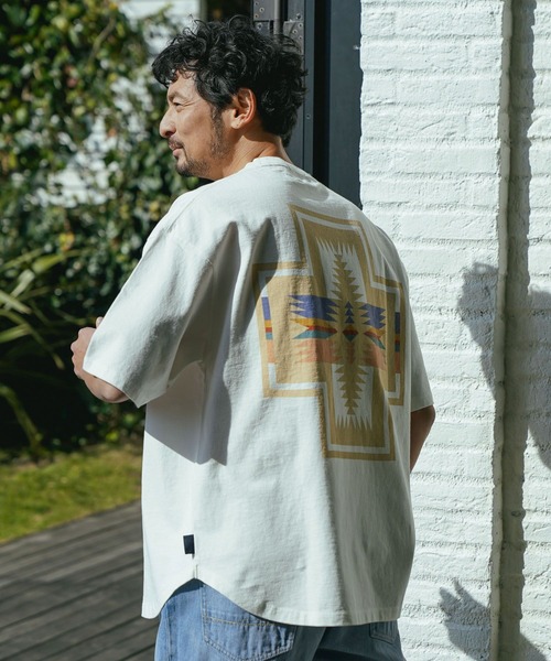 PENDLETON（ペンドルトン）の「【PENDLETON(ペンドルトン)】別注バックプリントTシャツ（Tシャツ/カットソー・メンズ・オフホワイト/ブルー/ライトグレー/ブラック/アイボリー/ブルー系その他/チャコールグレー/マスタード/パープル/イエロー/レッド/ダークブルー・MEDIUM/LARGE）」の14枚目の写真