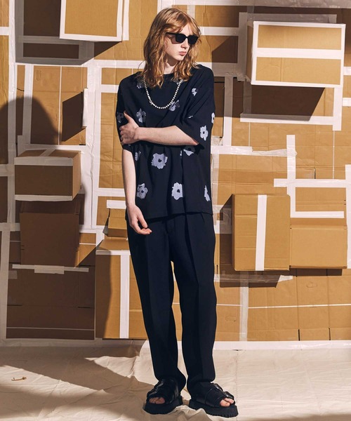 MAISON SPECIAL（メゾンスペシャル）の「《ユニセックスアイテム》ハンドプリントフラワーオーバーサイズクルーネックTシャツ【MAISON SPECIAL/メゾンスペシャル】（Tシャツ/カットソー・メンズ・ブラック/ホワイト・1/2/0）」の9枚目の写真