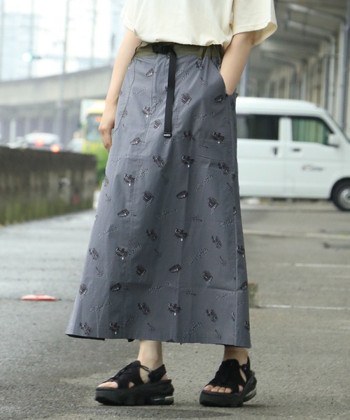 KRIFF MAYER Lady's Collection（クリフメイヤーレディースコレクション）の「【接触冷感】総柄クライミングベイカースカート（スカート・レディース・ベージュ/ブラック/グレー/ネイビー/ナチュラル/サンドベージュ/カラフル・LARGE/MEDIUM）」の4枚目の写真