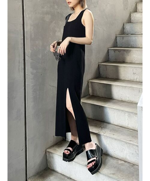 MURUA(ムルーア)の「スクエアネックナローワンピース(ワンピース・レディース・ブラック/ネイビー/ブラウン・FREE)」の2枚目の写真