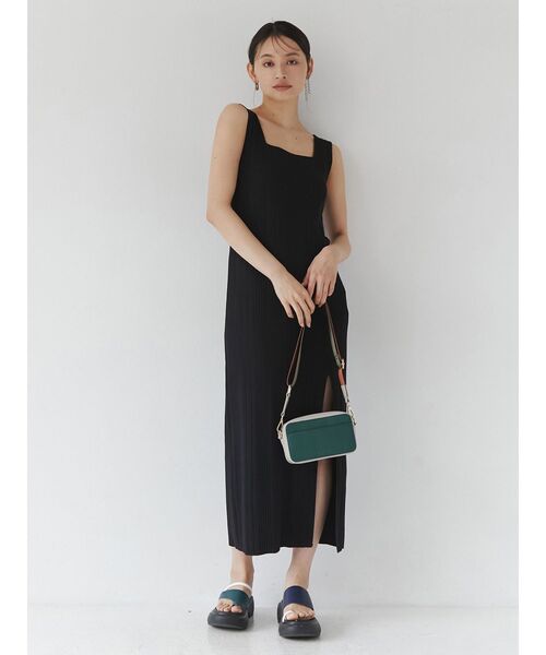 MURUA(ムルーア)の「スクエアネックナローワンピース(ワンピース・レディース・ブラック/ネイビー/ブラウン・FREE)」の8枚目の写真