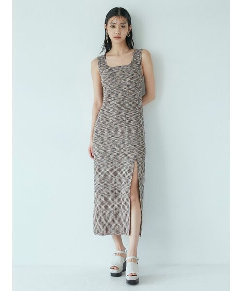 MURUA(ムルーア)の「スクエアネックナローワンピース(ワンピース・レディース・ブラック/ネイビー/ブラウン・FREE)」の12枚目の写真