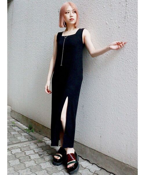 MURUA(ムルーア)の「スクエアネックナローワンピース(ワンピース・レディース・ブラック/ネイビー/ブラウン・FREE)」の15枚目の写真