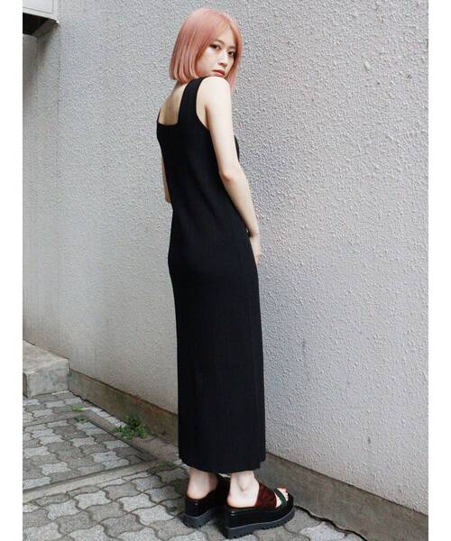 MURUA(ムルーア)の「スクエアネックナローワンピース(ワンピース・レディース・ブラック/ネイビー/ブラウン・FREE)」の9枚目の写真