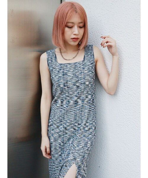 MURUA(ムルーア)の「スクエアネックナローワンピース(ワンピース・レディース・ブラック/ネイビー/ブラウン・FREE)」の21枚目の写真