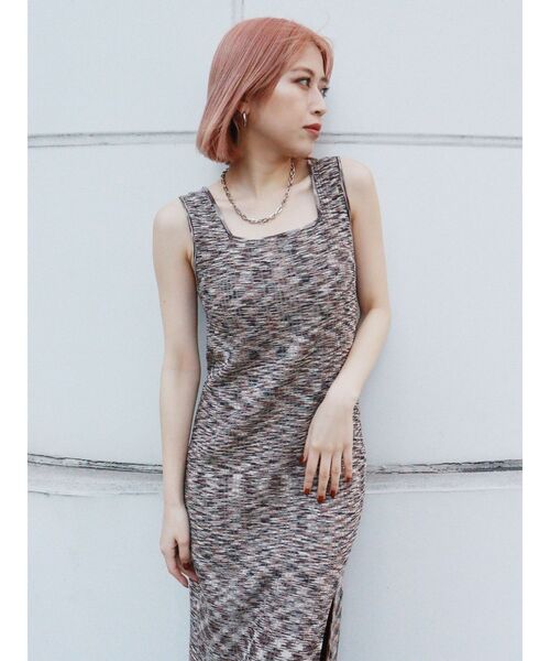 MURUA(ムルーア)の「スクエアネックナローワンピース(ワンピース・レディース・ブラック/ネイビー/ブラウン・FREE)」の19枚目の写真