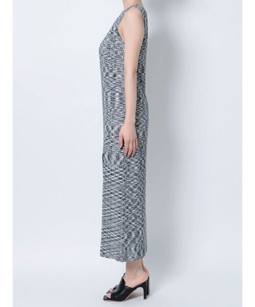 MURUA(ムルーア)の「スクエアネックナローワンピース(ワンピース・レディース・ブラック/ネイビー/ブラウン・FREE)」の7枚目の写真