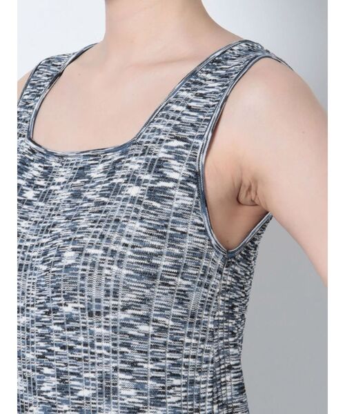 MURUA(ムルーア)の「スクエアネックナローワンピース(ワンピース・レディース・ブラック/ネイビー/ブラウン・FREE)」の22枚目の写真