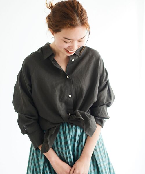 le.coeur blanc(ルクールブラン)の「コットン麻オーバーシャツ(シャツ/ブラウス・レディース・イエロー/ダークグレー/サンドベージュ/ホワイト系その他/ブルー系その他3/ダークブラウン/オフホワイト/ピンク系その他・38)」の4枚目の写真