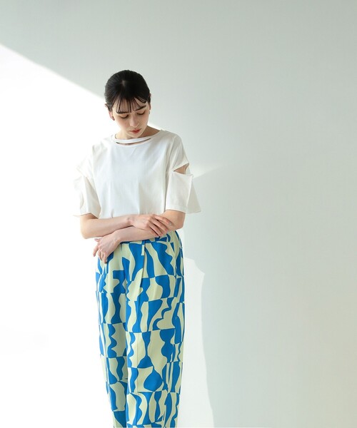 Ray BEAMS(レイビームス)の「Ray BEAMS / カットアウト スリーブ Tシャツ(Tシャツ/カットソー・レディース・ホワイト/ブラック/ライム・ONE SIZE)」の6枚目の写真