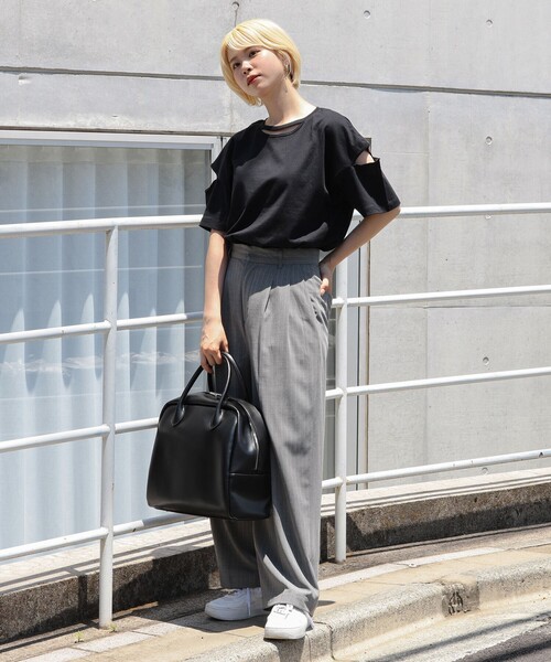 Ray BEAMS(レイビームス)の「Ray BEAMS / カットアウト スリーブ Tシャツ(Tシャツ/カットソー・レディース・ホワイト/ブラック/ライム・ONE SIZE)」の13枚目の写真