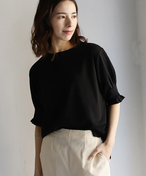 REAL CUBE（リアルキューブ）の「接触冷感タックスリーブシルケットトップス（Tシャツ/カットソー・レディース・ブラック/オフホワイト・FREE）」の2枚目の写真