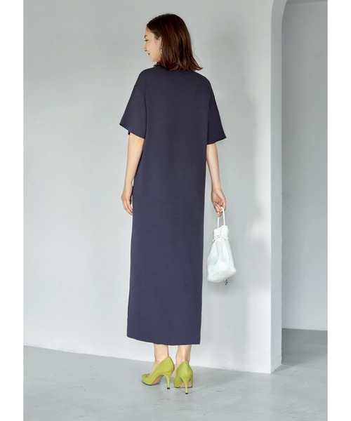STYLE DELI(スタイルデリ)の「リラックスショルダーVネックワンピース(ワンピース・レディース・グレイッシュベージュ/ミント/ネイビー・01/02)」の16枚目の写真