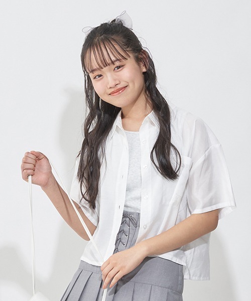 LOVETOXIC(ラブトキシック)の「半袖シアーシャツインナーSET(シャツ/ブラウス・キッズ・オフホワイト/サックスブルー/ライトグリーン・L/M/S)」の2枚目の写真