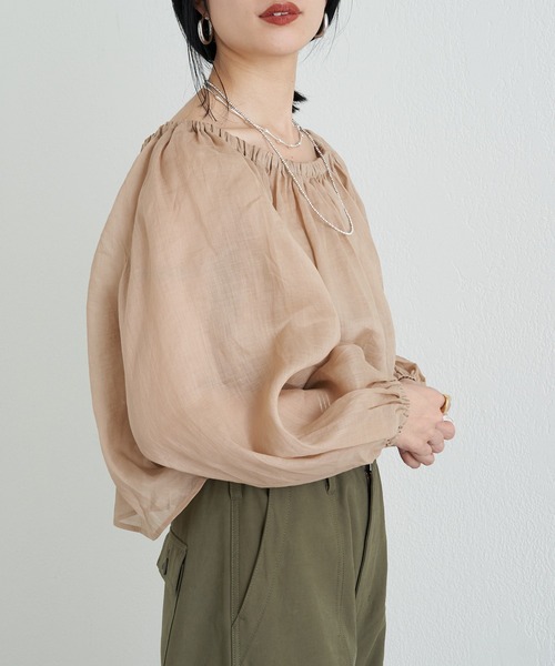 SHENERY(シーナリー)の「バックVリネンギャザーブラウス(シャツ/ブラウス・レディース・ブラック/パープル/ベージュ・FREE)」の5枚目の写真