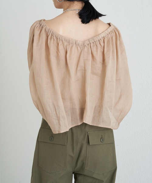 SHENERY(シーナリー)の「バックVリネンギャザーブラウス(シャツ/ブラウス・レディース・ブラック/パープル/ベージュ・FREE)」の20枚目の写真