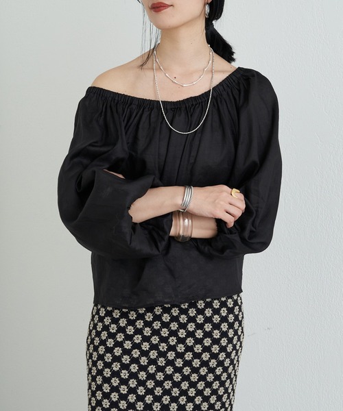 SHENERY(シーナリー)の「バックVリネンギャザーブラウス(シャツ/ブラウス・レディース・ブラック/パープル/ベージュ・FREE)」の7枚目の写真