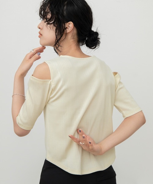 VACANCY(ヴァカンシー)の「チョーカーネックリブトップス(Tシャツ/カットソー・レディース・アイボリー/ブラック/ダークグレー・FREE)」の7枚目の写真
