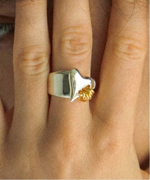 LAPUIS（ラピュイ）の「LAPUIS(ラピュイ)Coil Heartリング（リング・レディース・マルチ/ゴールド/シルバー・11号/13号）」の3枚目の写真