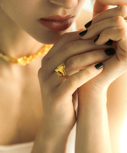 LAPUIS（ラピュイ）の「LAPUIS(ラピュイ)Coil Heartリング（リング・レディース・マルチ/ゴールド/シルバー・11号/13号）」の5枚目の写真