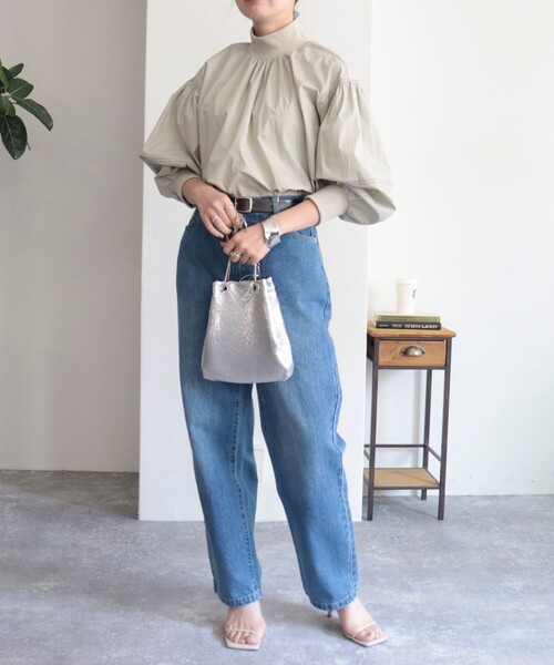 fredy emue(フレディエミュ)の「リブスタンド衿ブラウス(シャツ/ブラウス・レディース・ブラック/ベージュ/オフホワイト・38)」の13枚目の写真