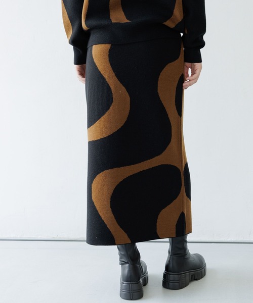 LAKOLE（ラコレ）の「12GカシミヤタッチナローWジャガードスカート / 963446（スカート・レディース・ライトグレー/レッド/チャコールグレー/その他9・SMALL/MEDIUM）」の19枚目の写真