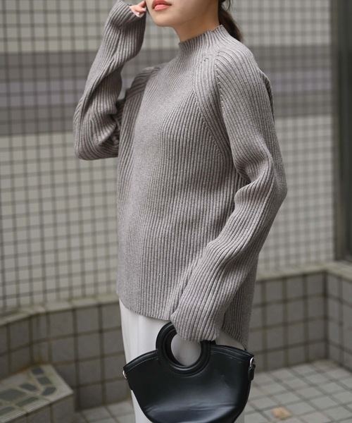 バックスリットデザインリブニット