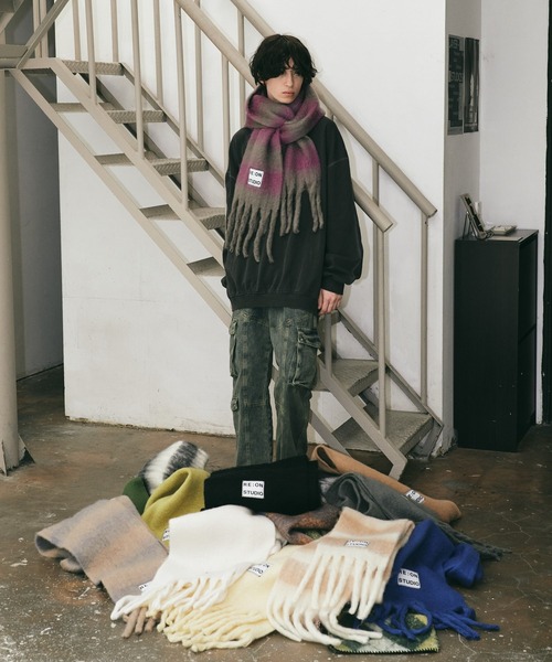 REON STUDIO（レオンスタジオ）の「韓国ブランド RE:ON STUDIO レオンスタジオ FRINGE STRIPE MUFFLER ボーダー ボリュームマフラー フリンジマフラー マフラー 防寒グッズ 韓国ファッション（マフラー・メンズ・パープル/ベージュ/ブラック/アイボリー・ONE SIZE）」の18枚目の写真