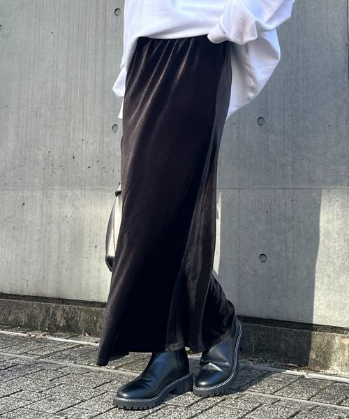 un dix cors（アンディコール）の「ベロアバイヤスロングスカート（スカート・レディース・チャコールグレー/グレー・FREE）」の15枚目の写真