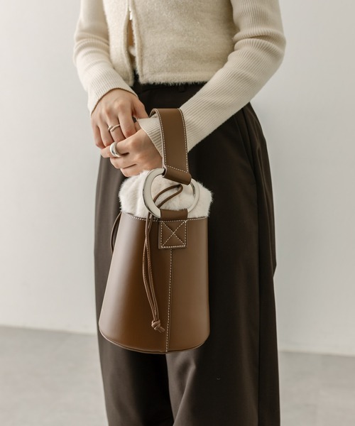 loti（ロティ）の「loti ファー巾着バケツBAG（ハンドバッグ・レディース・ブラウン/ブラック・ONE SIZE）」の3枚目の写真