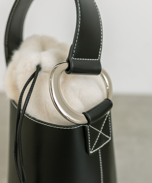loti（ロティ）の「loti ファー巾着バケツBAG（ハンドバッグ・レディース・ブラウン/ブラック・ONE SIZE）」の13枚目の写真