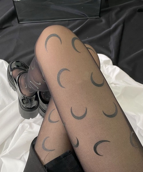 Vipoa（ヴィポア）の「ムーンプリントシアータイツ（タイツ/ストッキング・レディース・ブラック/ホワイト・FREE）」の5枚目の写真