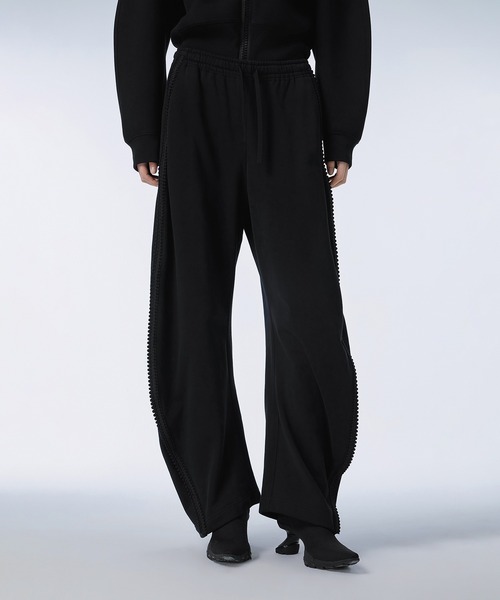 JNBY（ジェーエヌビーワイ）の「Drawstring-waist Fringed Banana